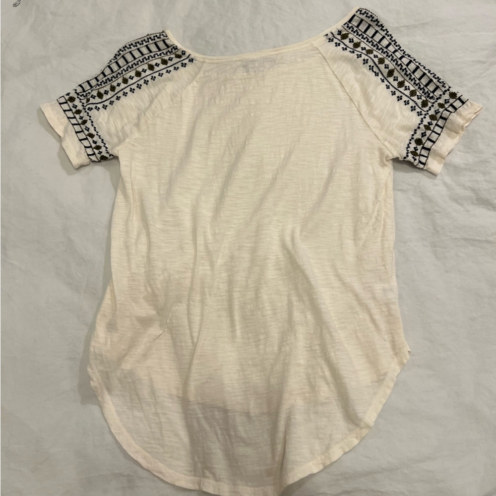 Embroidered Top - Picture 4 of 5